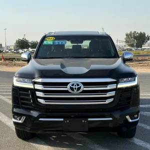 تویوتا لندکروزر Toyota Land Cruiser VXR 2023